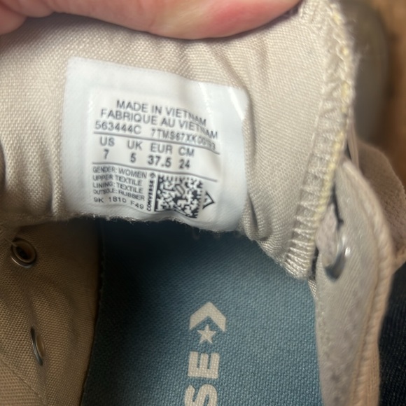 Converse All Star Women’s size 7 - Picture 7 of 7